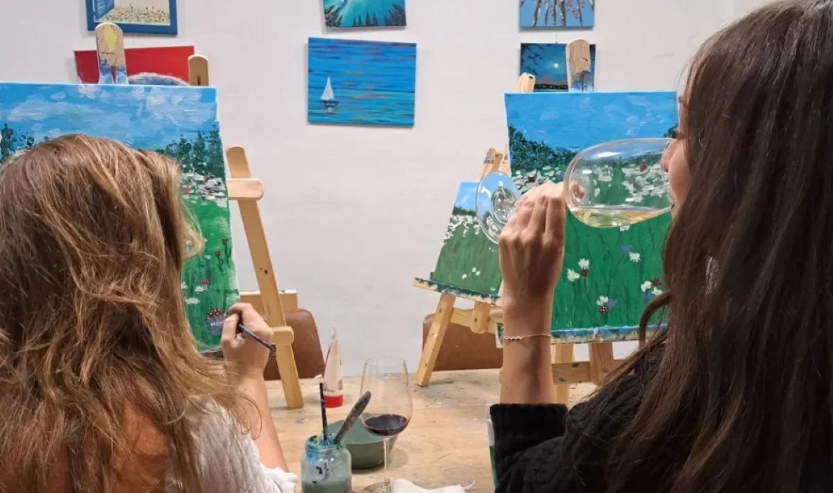 Pinta y Brinda Franquicia de Pintura y Vino