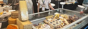 Expositor de Quesos en el Festival del Queso