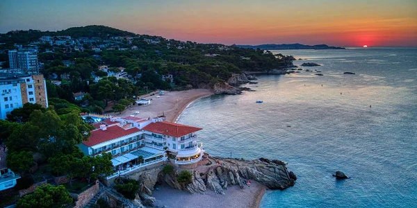 Aromar Hotels