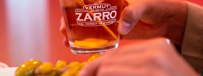 Vermut con Pomelo Zarro y gildas