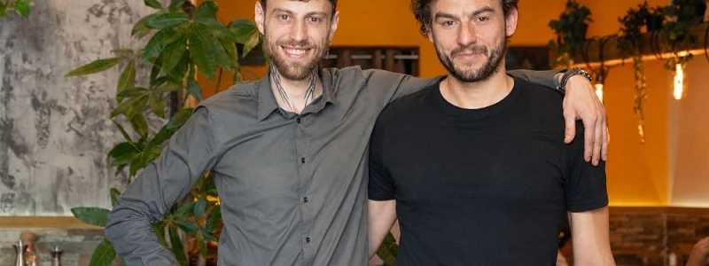 Niccolò y Alessandro encargados de La Milanese, Milanesa Gourmet