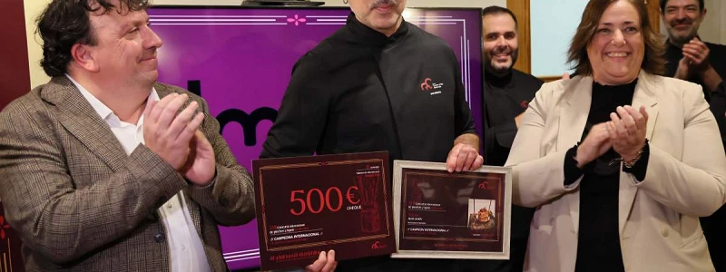 Iban Garingana en Almazan 2025. Recibe el premio.